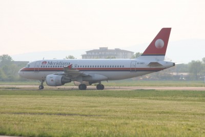 Meridiana-taxing.jpg