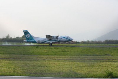 air-dolomiti-landing.jpg