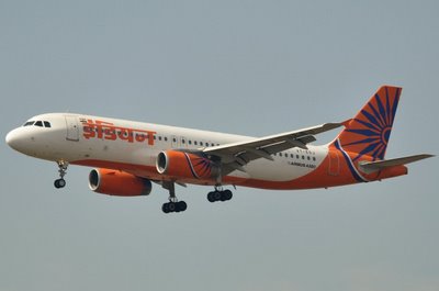 Air_India_A320-231_VT-ESJ_CN490_Old_Livery_VOBL_14Mar09_Devesh_Agarwal_Bangalore_Aviation.JPG