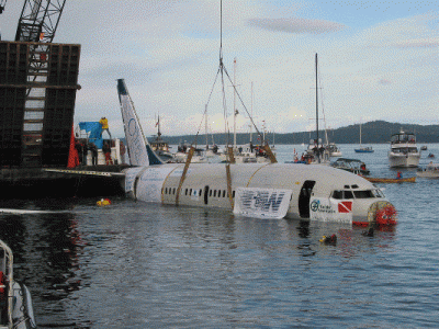 2006-Sinking-of-B737-ID-773.gif