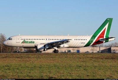 i-webb-alitalia-airbus-a320-214_PlanespottersNet_676347.jpg