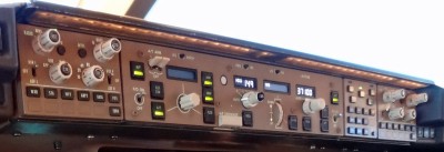 Cockpit B777.JPG