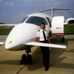 Carolina Dellonte accanto al P180 Avanti - archivio