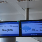 Monitor al gate